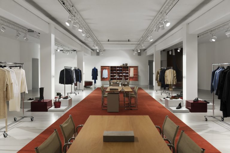 A Stockholm, la marque de vêtements Tiger of Sweden a confié la réfection de son showroom et de ses bureaux à Joyn studio.