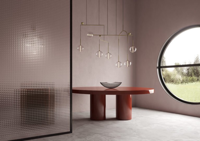 On the occasion of Maison&Objet 2019, design duo Giapato&Coombes has presented the Dewdrops brass pendant light.