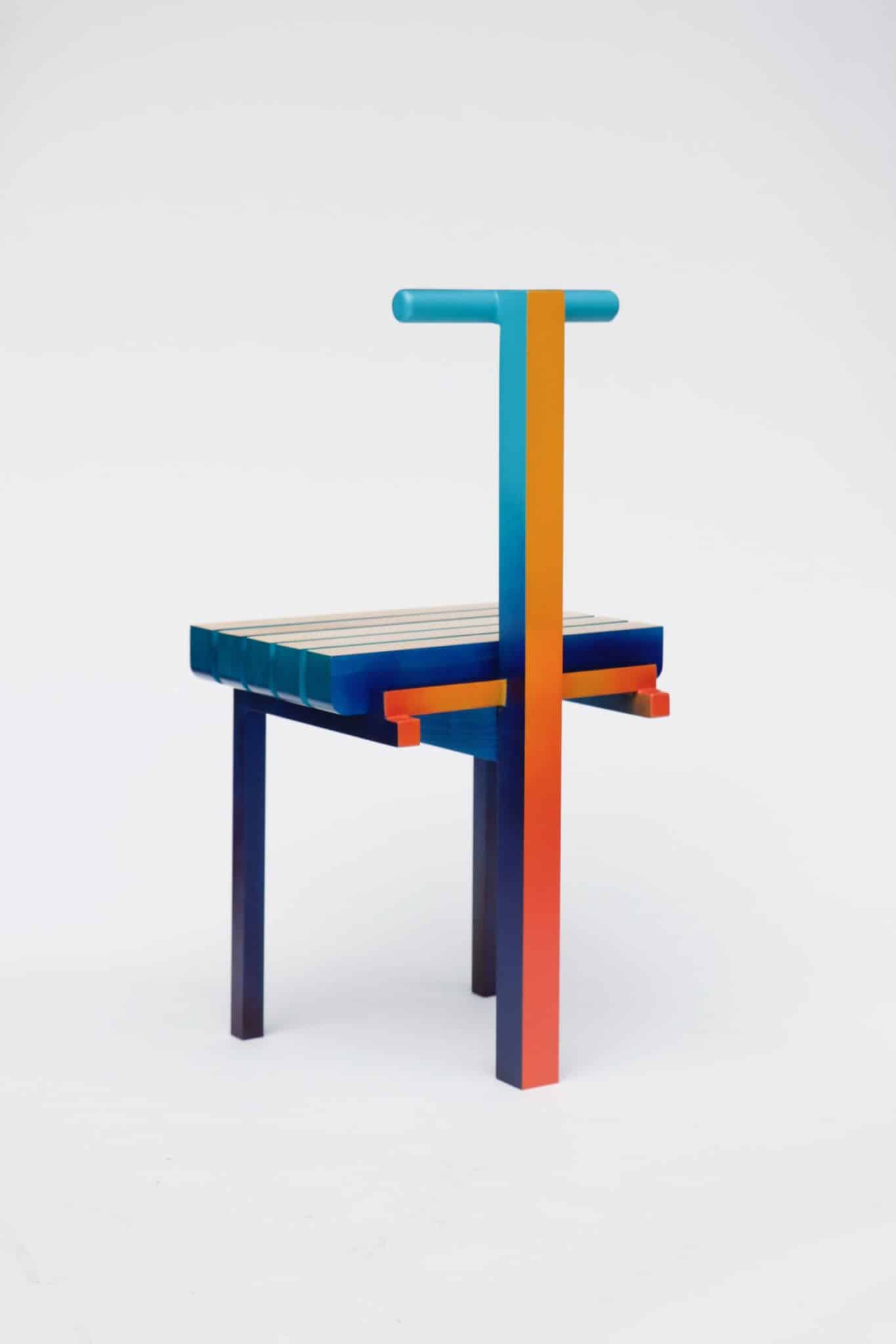 Malcolm Majer crée la Chair 3.2 à l'occasion d'Art Elysées pour Huskdesignblog, à Paris.