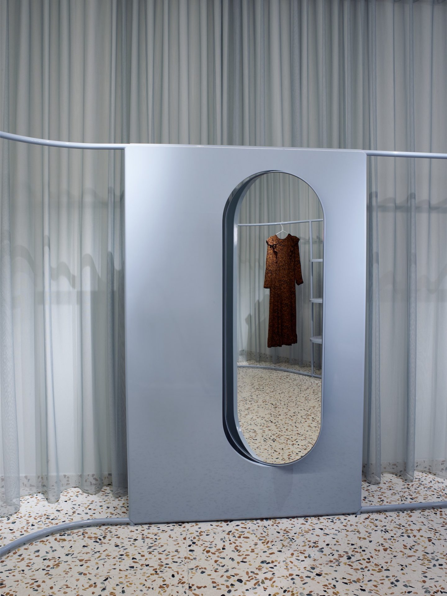 Miroir oval concept store