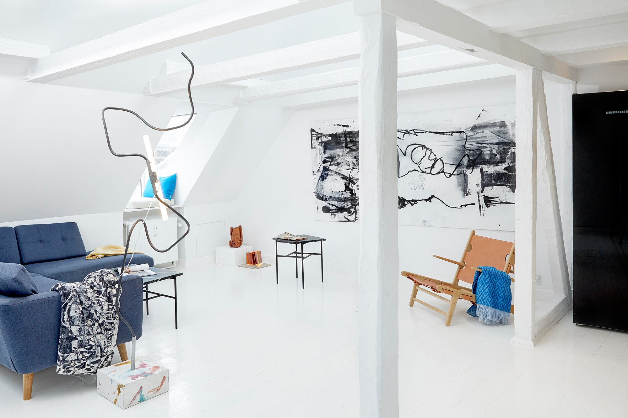 Scandinavian apartment filled with contemporary design pieces by Lumière Bricoleur
