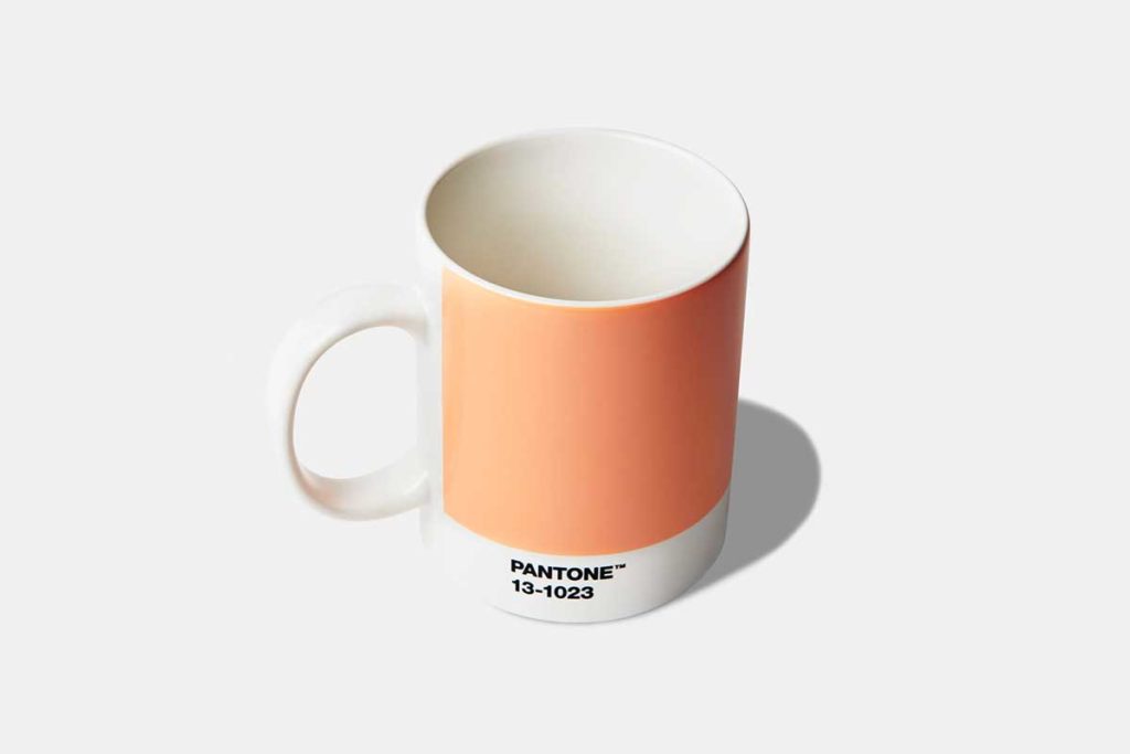 Mug en édition limitée Pantone Peach Fuzz