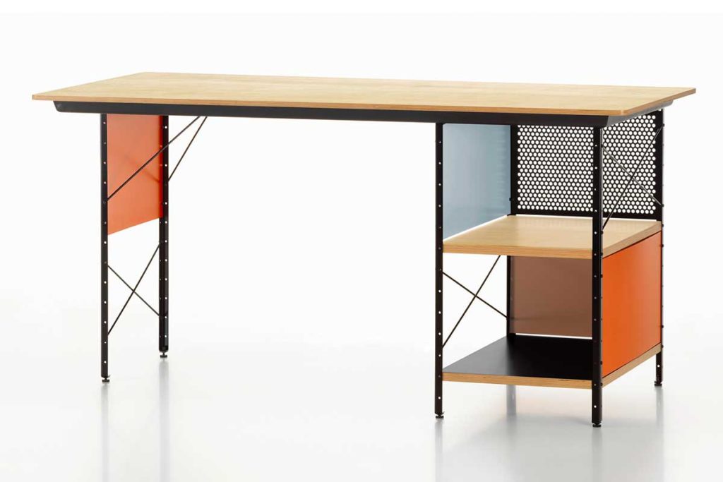 Le bureau de Eames avec son style très scandinave