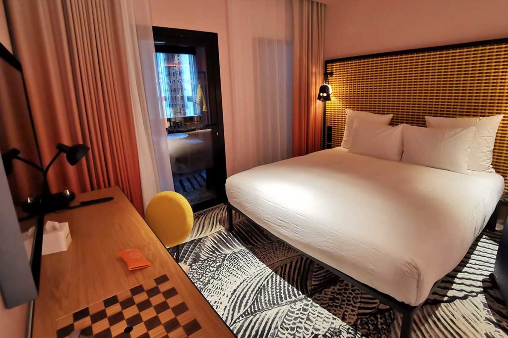 Une chambre double Bow Window au Mama Shelter de Dijon