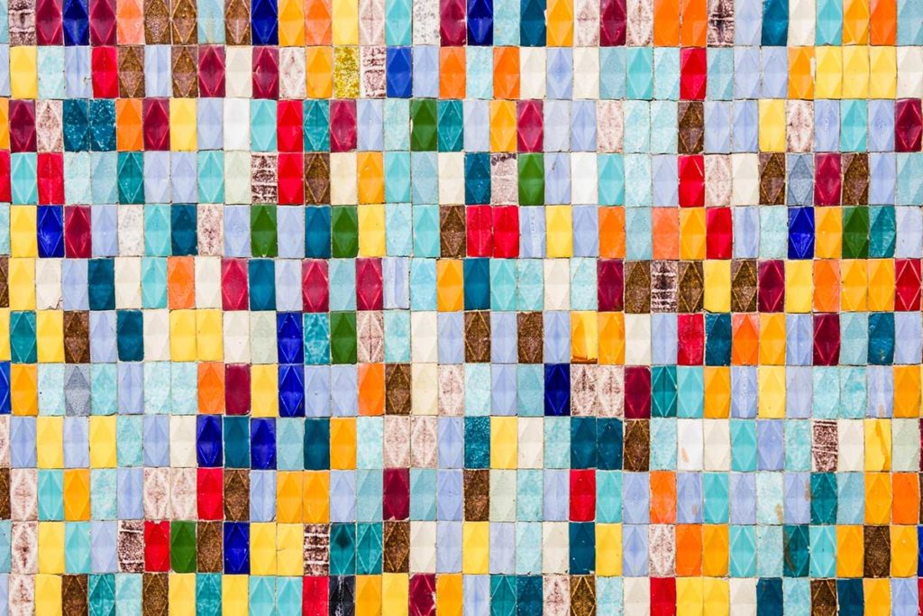 mosaïque de carrelages colorés