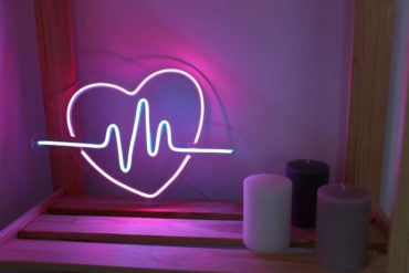 néon décoratif en coeur